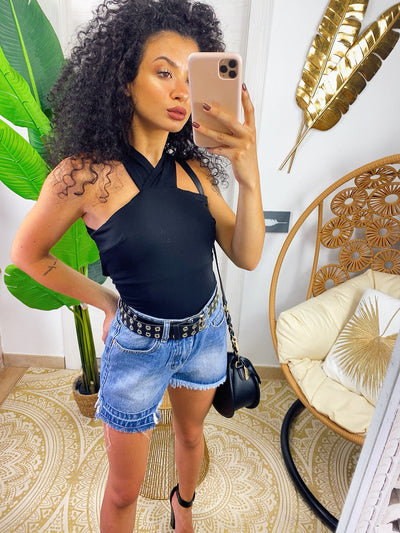 Short jeans con strappini asimmetrico
