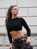 Maglioncino nero crop a onde