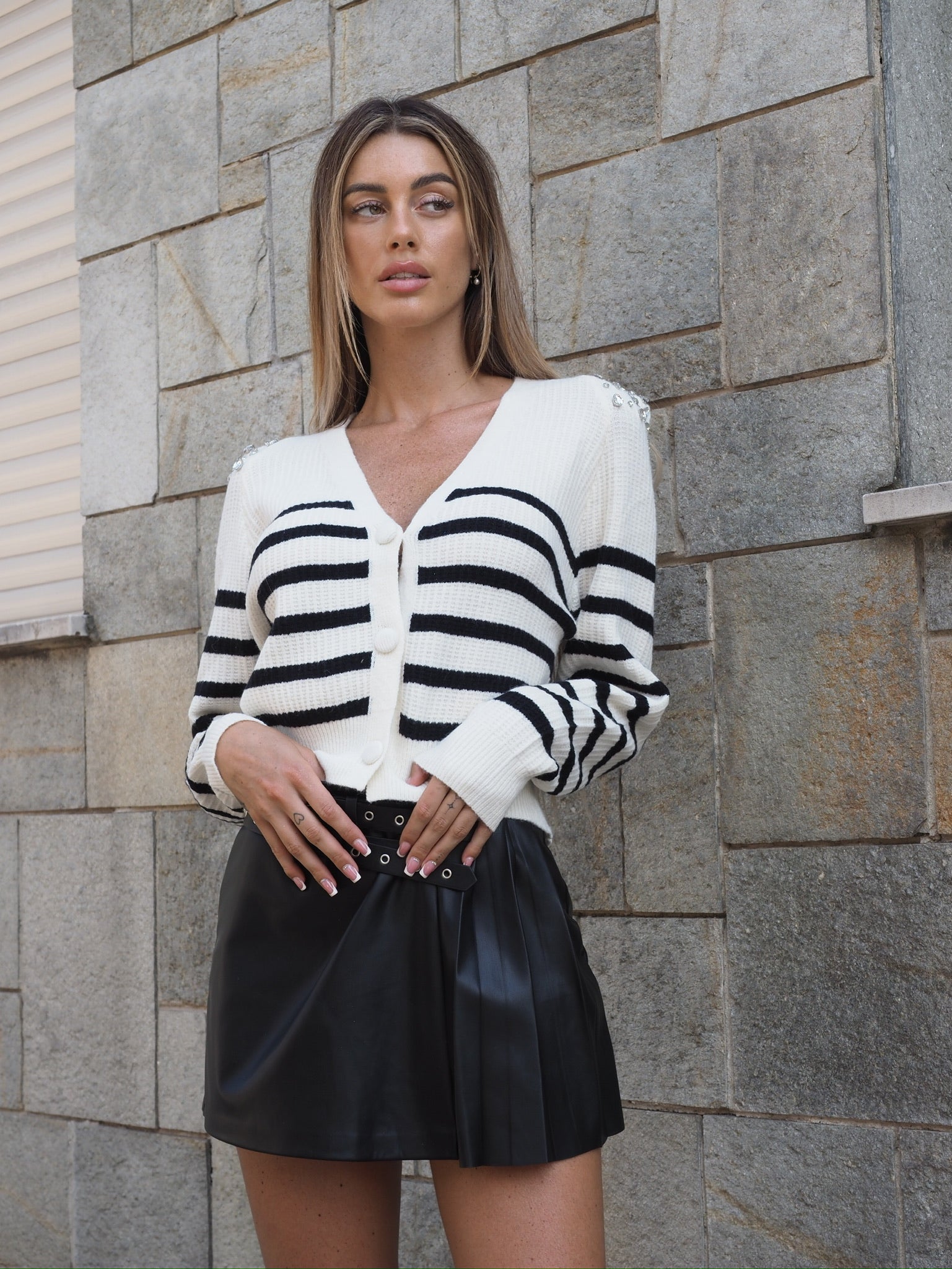 Maglione a righe spalline in strass