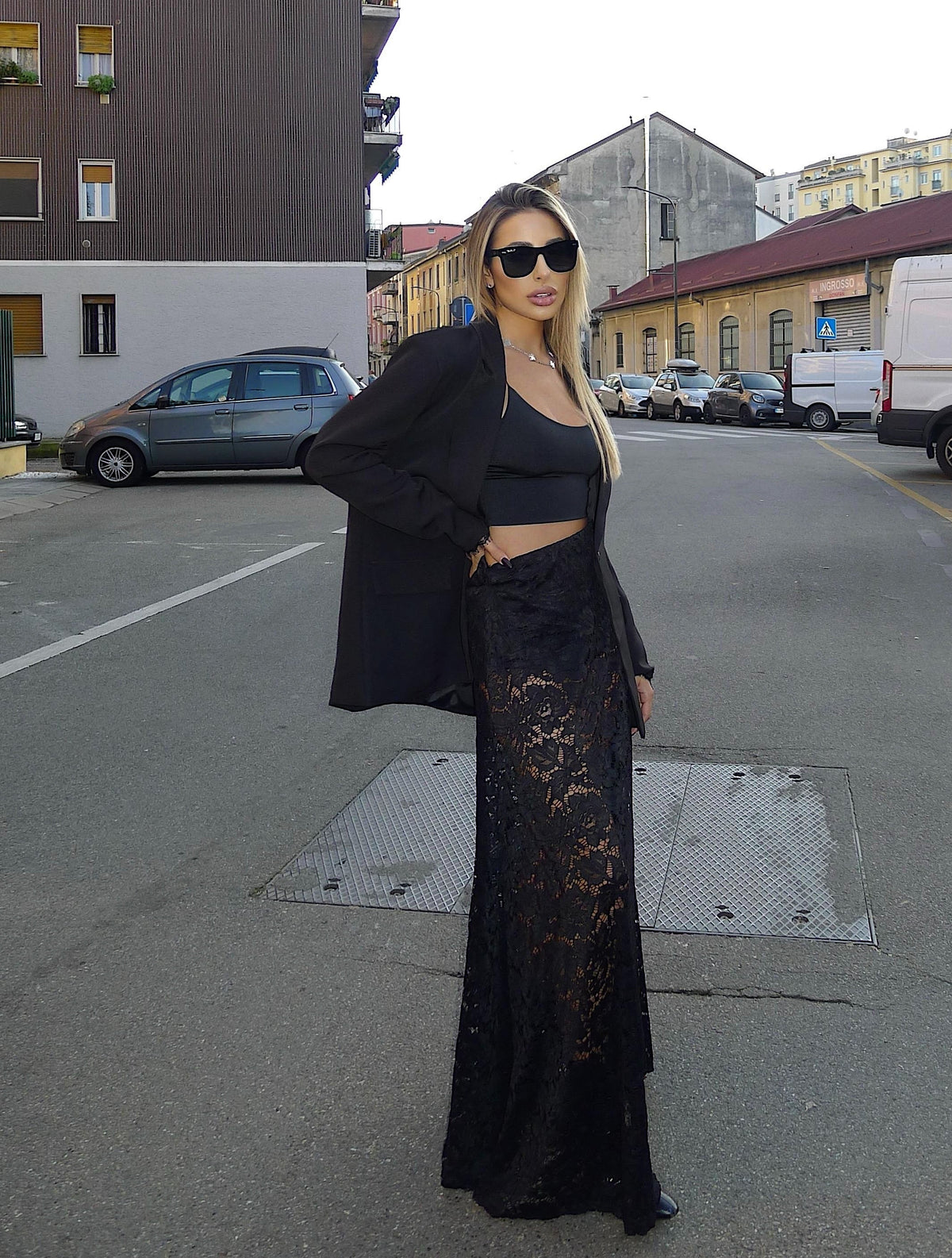 Gonna in pizzo nera