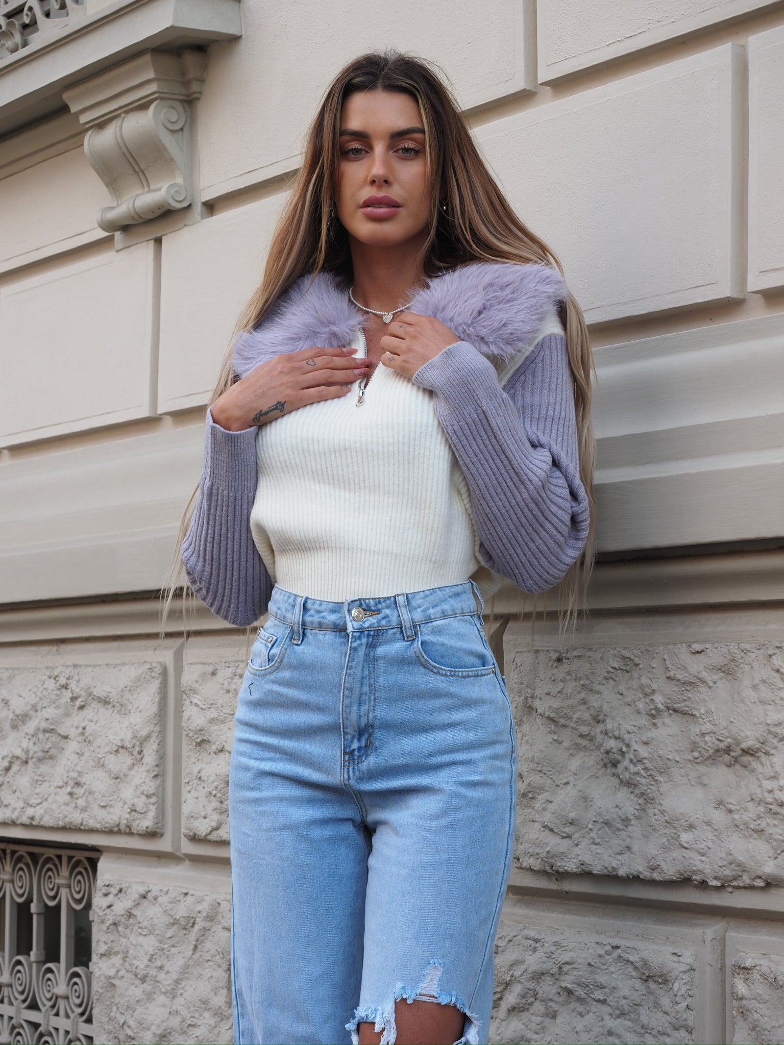 Maglione con zip e dettagli lilla