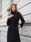 Cappotto nero con cintura