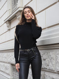 Maglione nero collo alto