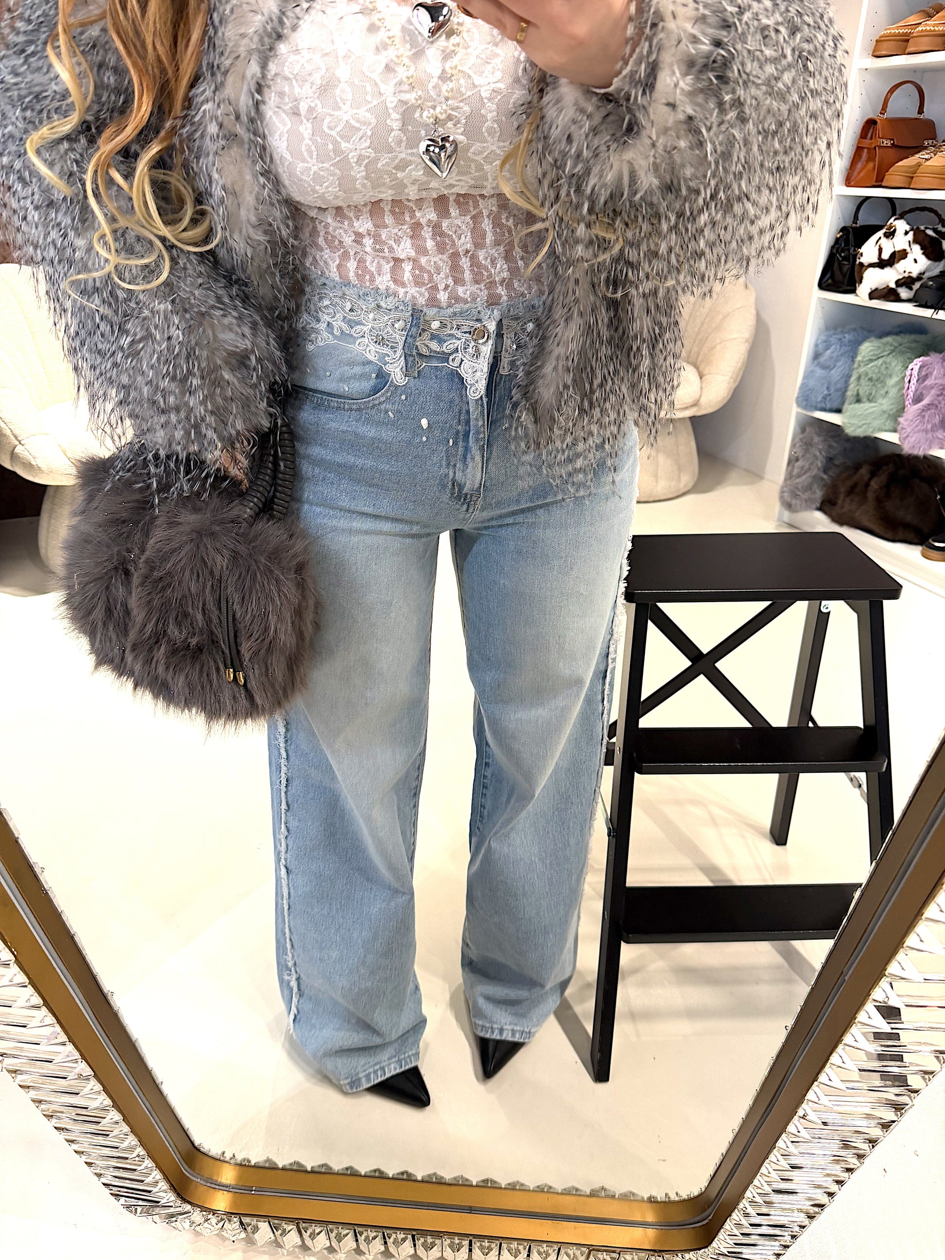 Jeans con pizzo e perle