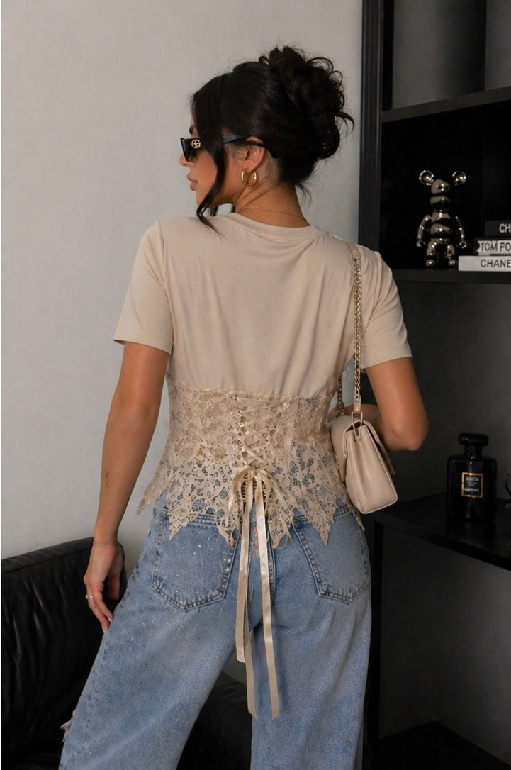 T-Shirt Corsetto con coppe in Pizzo con lacci posteriori