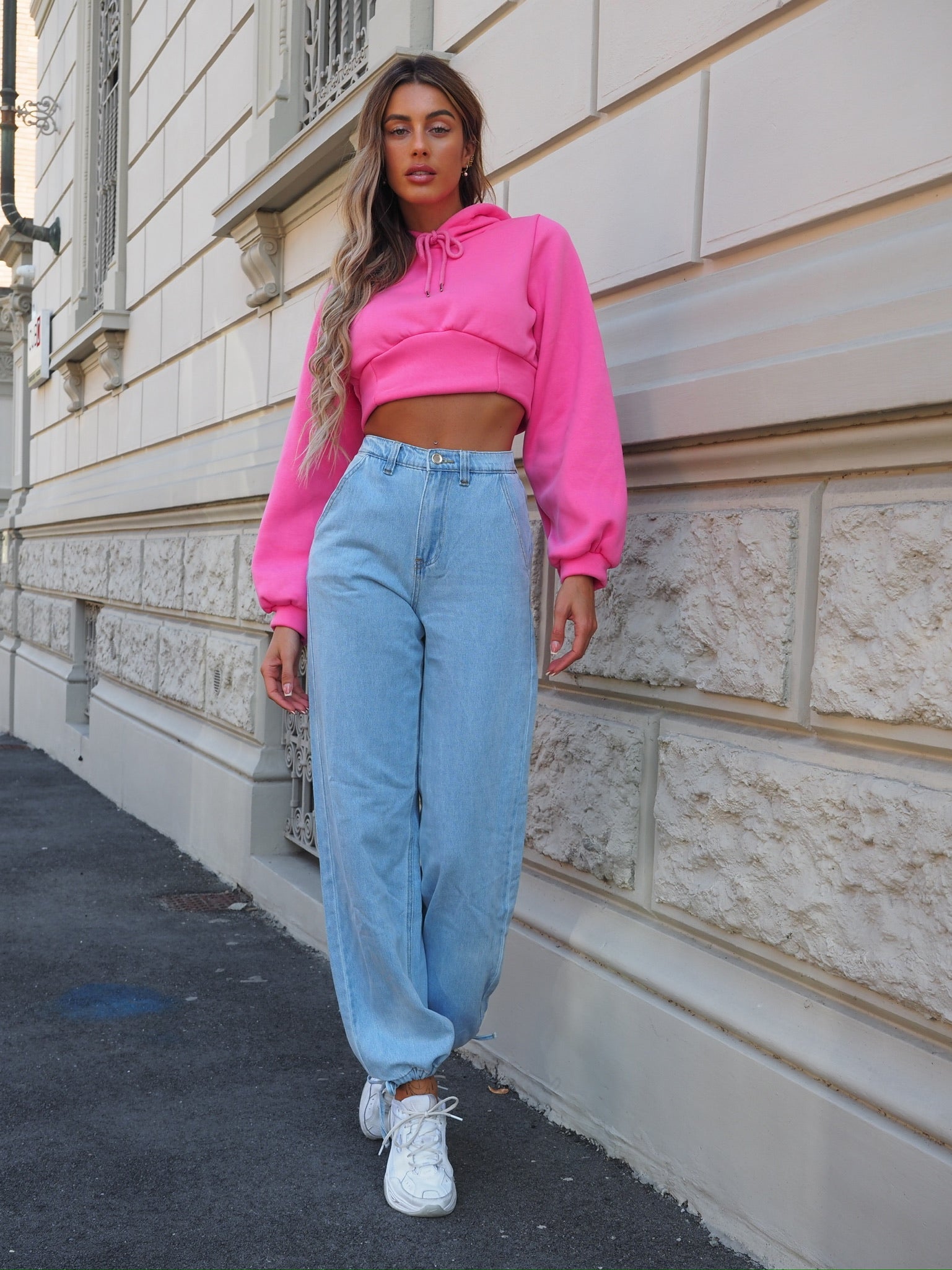 Felpa crop rosa barbie con lacci