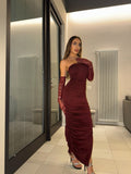 Abito midi bordeux con guanti