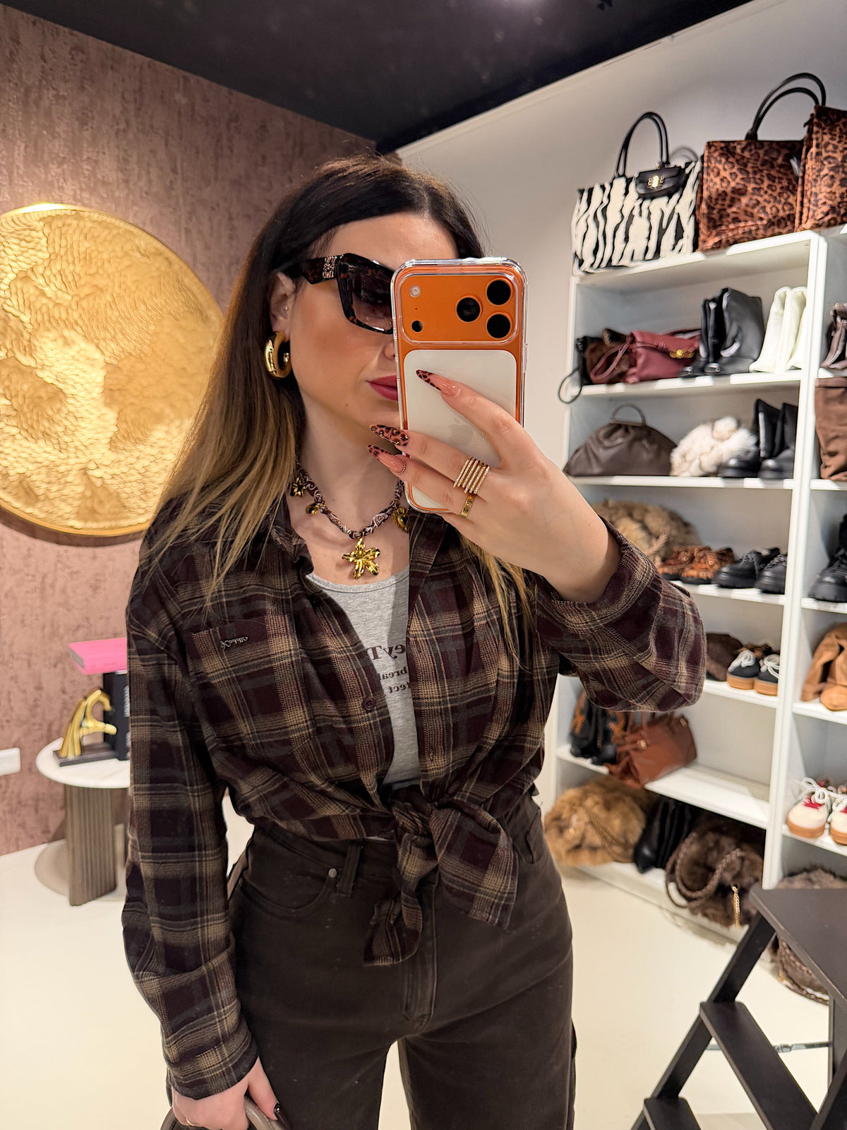 Camicia sfumatura marrone con canotta inclusa