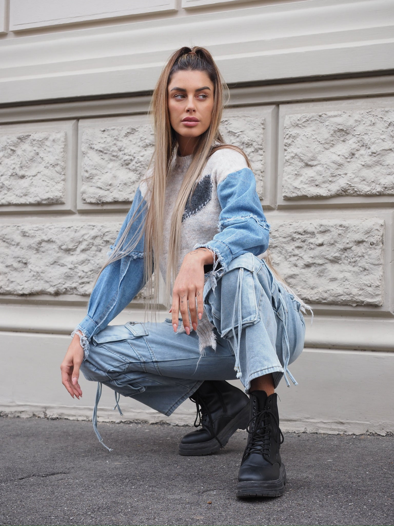 Maglione over con dettaglio in jeans