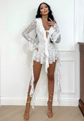 Abito in pizzo bianco con rouches