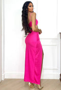 Co-ord fuxia con gioielli