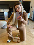 Completo basic maglia e pantalone Camel