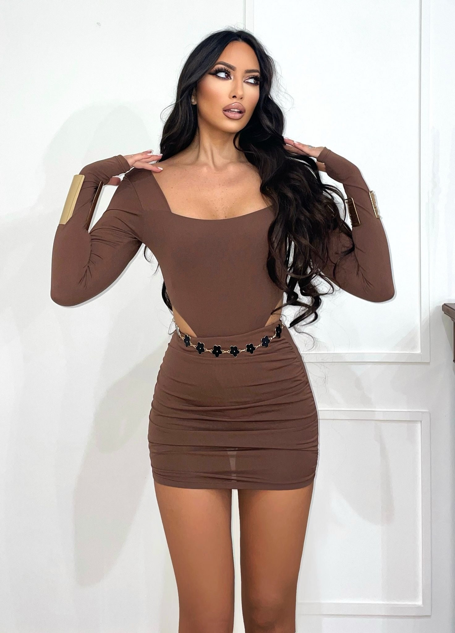Completo body e gonna caffè