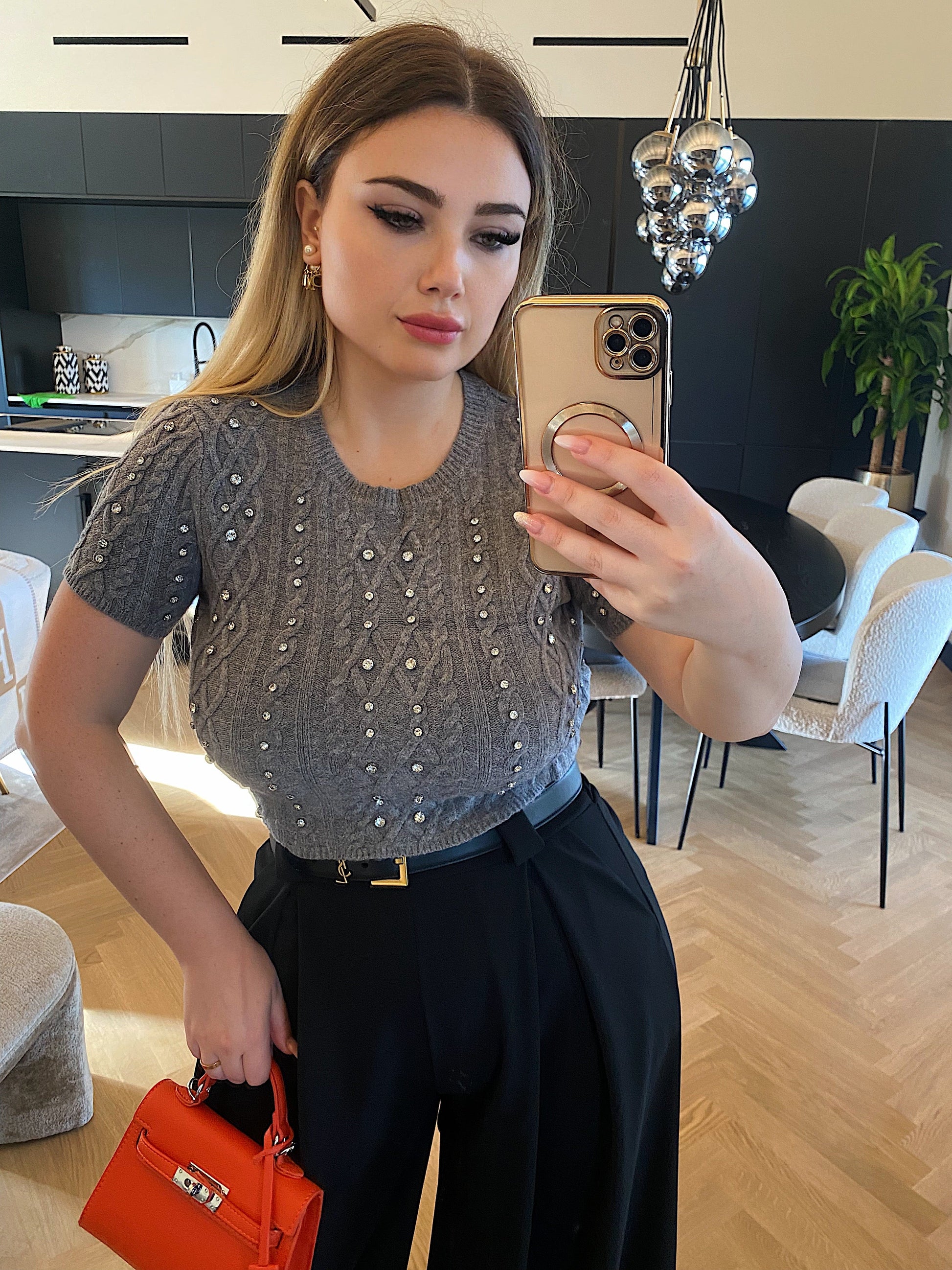 Maglioncino crop grigio a trecce con strass