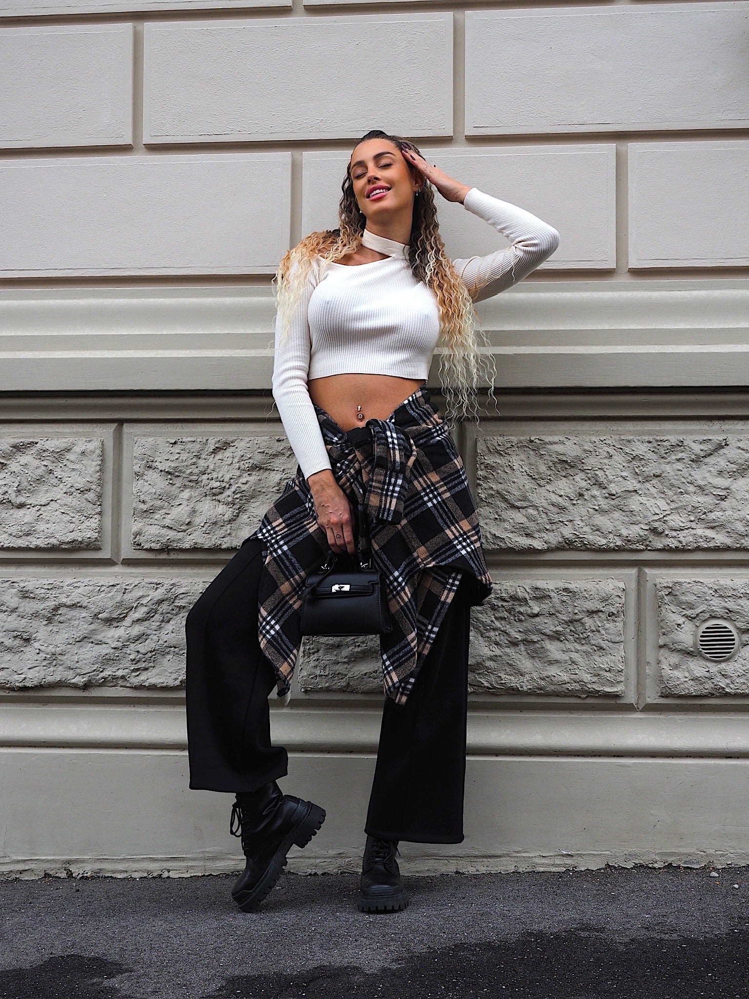 Maglioncino bianco con choker
