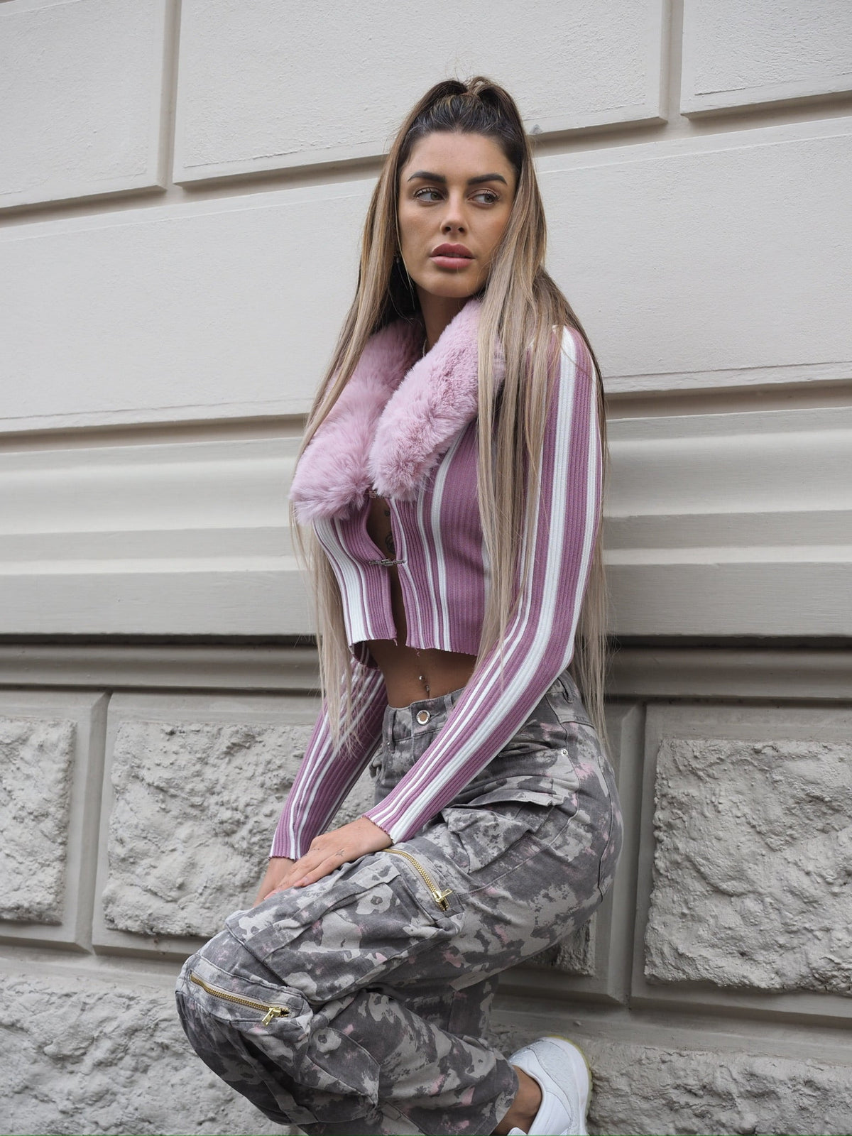 Maglione con pelliccia rosa