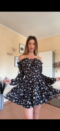 Abito con fiorellini schiena incrociata