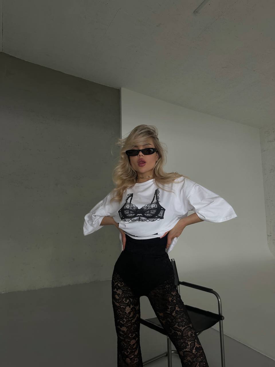 Set due pezzi t-shirt e Pantalone in pizzo a zampa