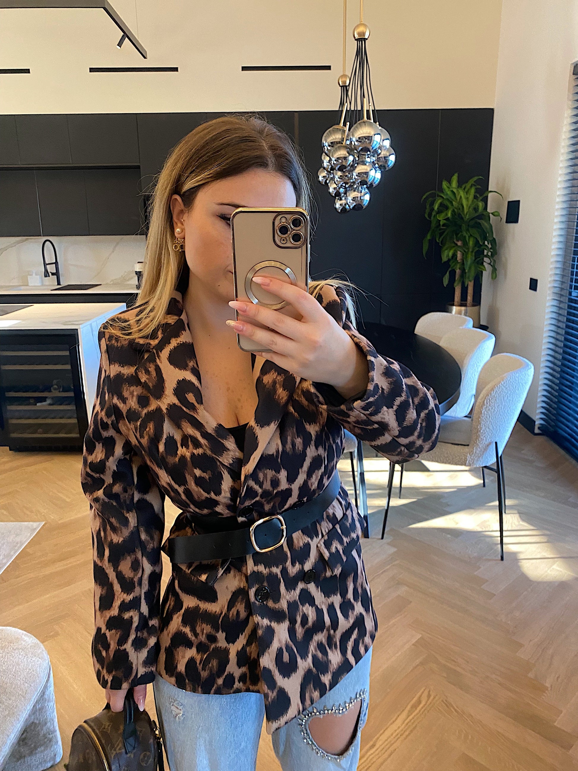 Cappotto animalier con cintura