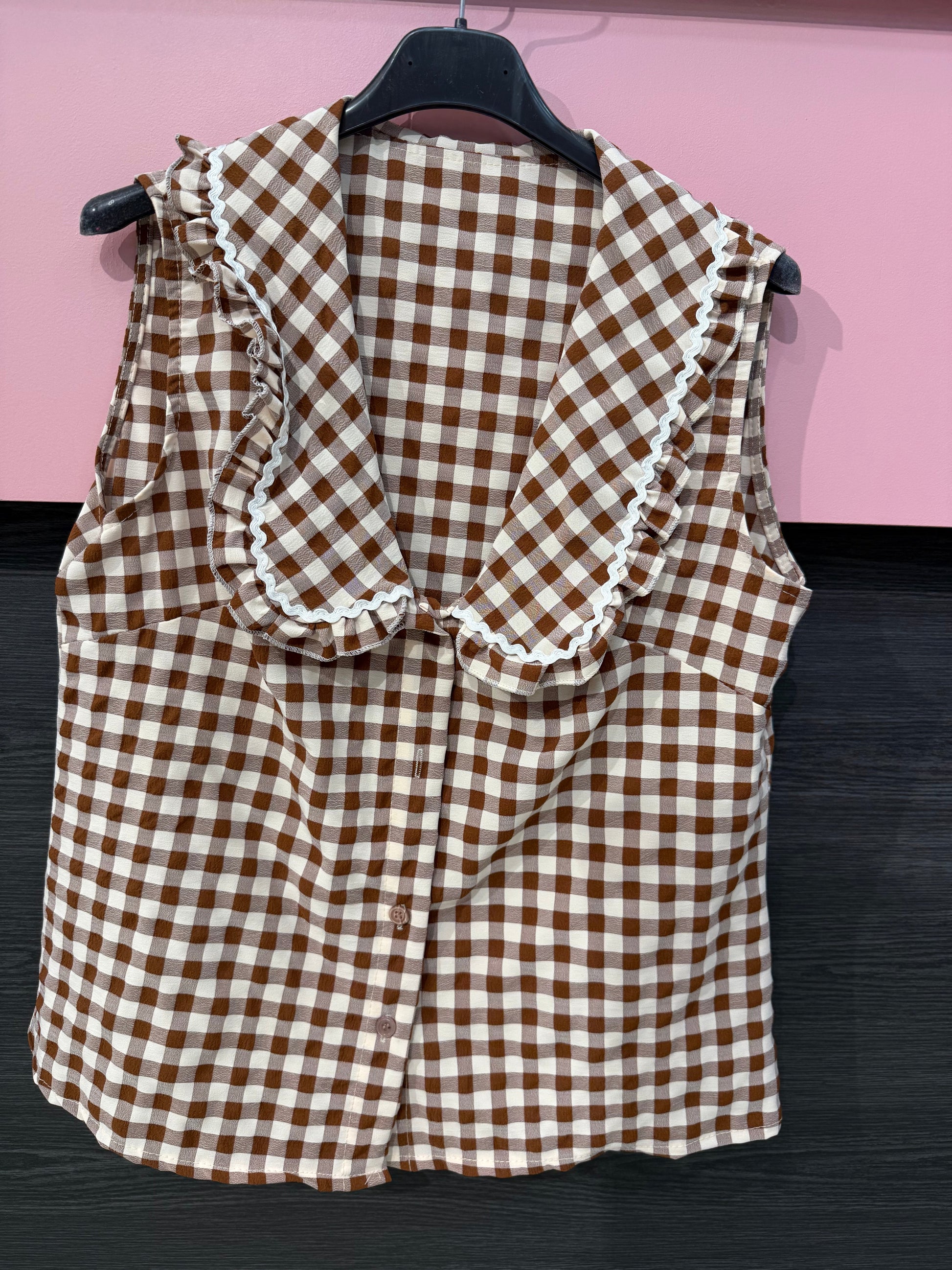 Top a quadri con scollo