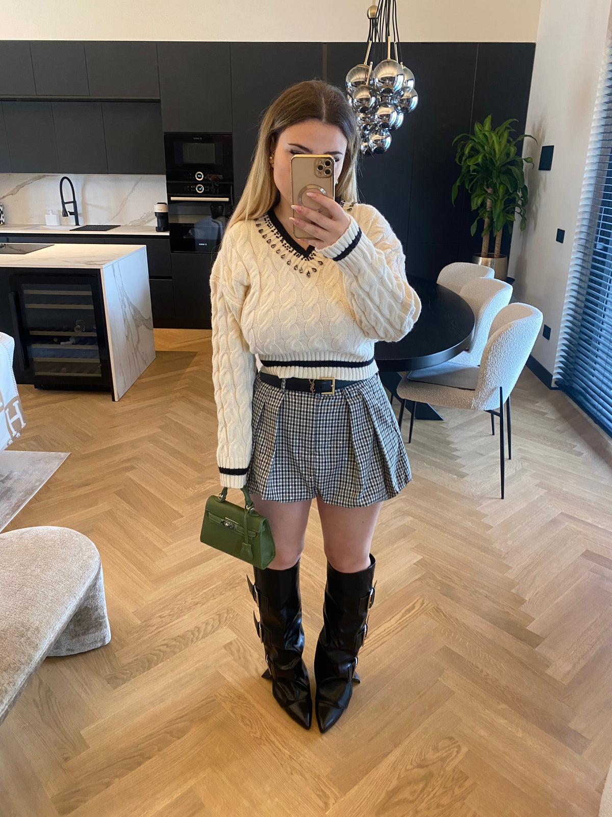 Maglione bianco e nero con strass