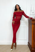 Abito bordeaux con trasparenza