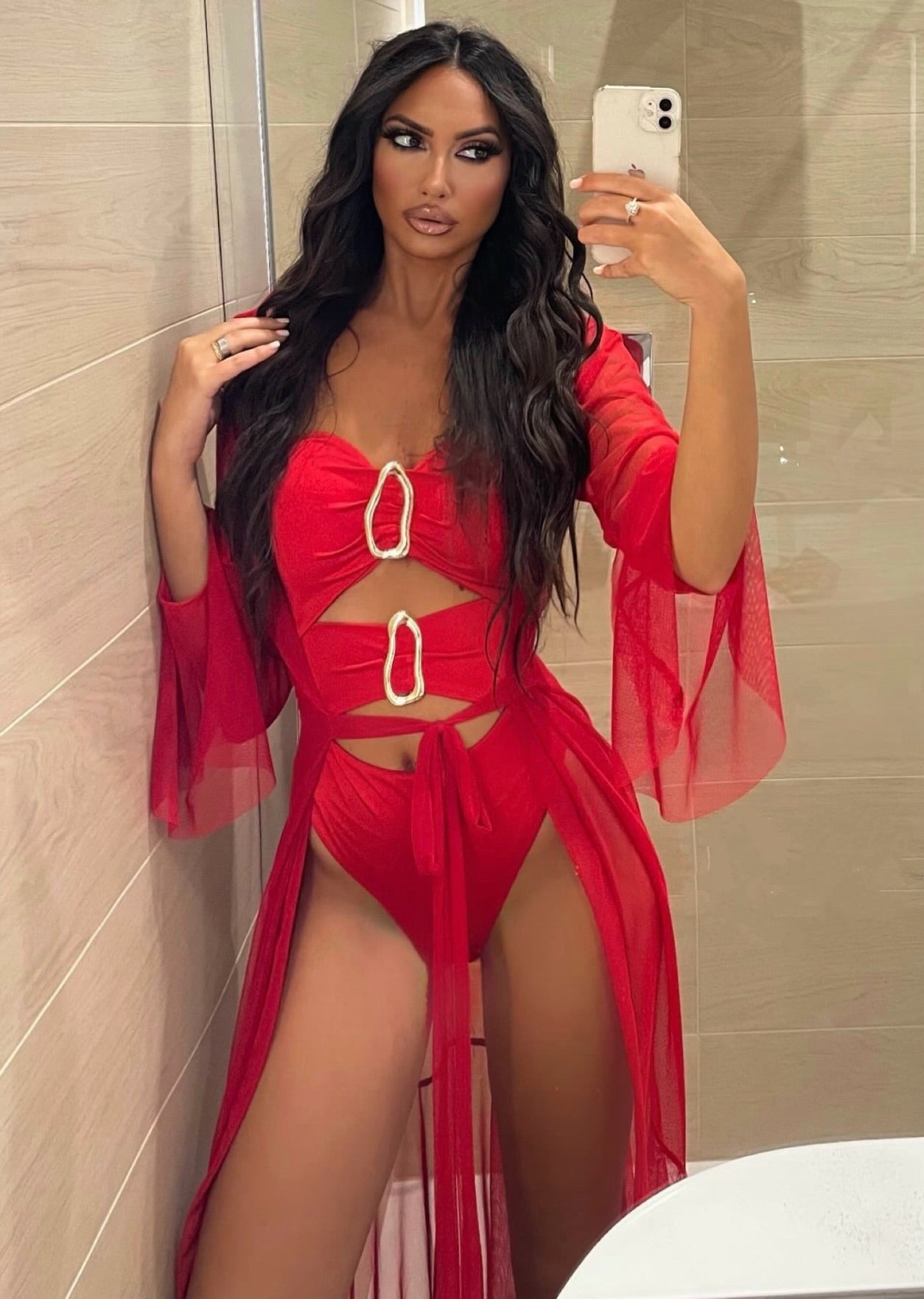 Costume intero con gioiello sul davanti rosso