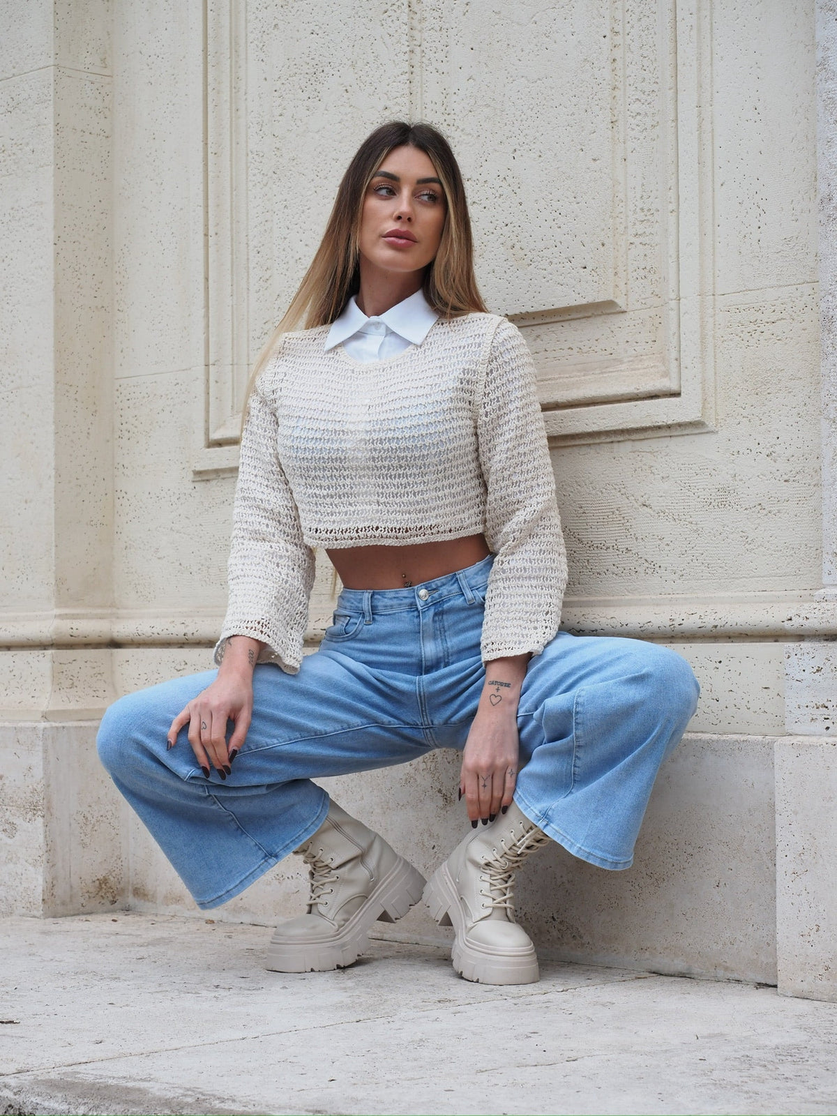 Maglioncino beige traforato