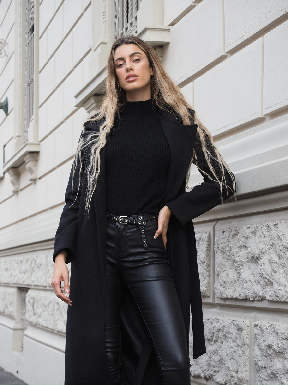 Maglione nero collo alto