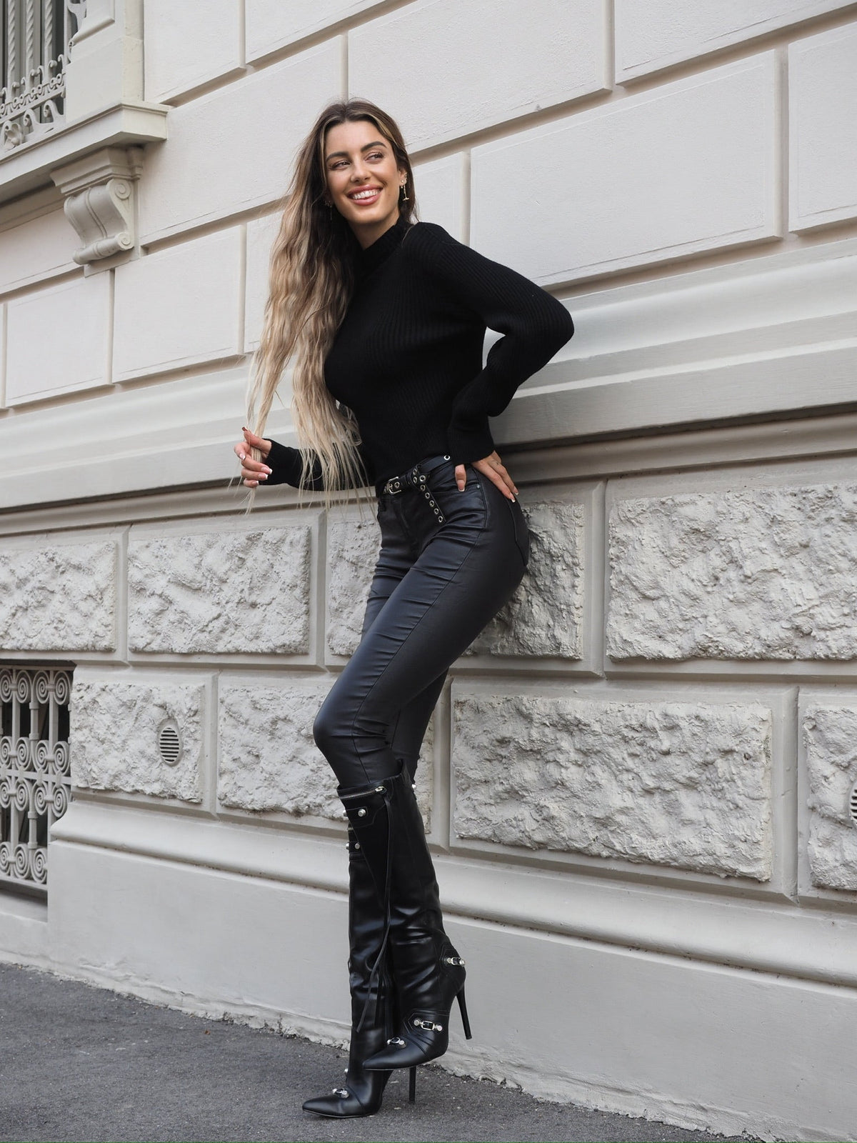 Maglione nero collo alto