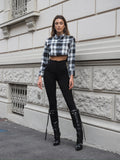 Camicia crop a quadri bianco nero grandi