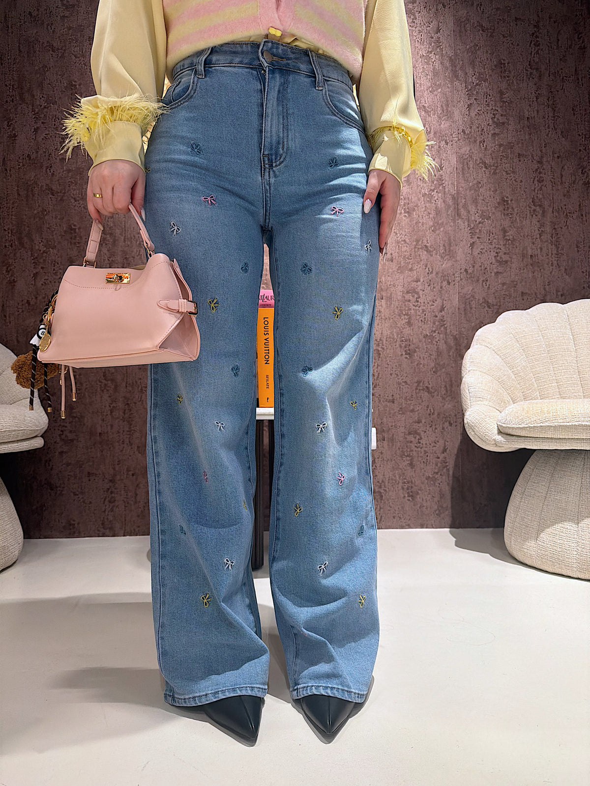 Jeans Blue Denim con Fiocchetti Ricamati