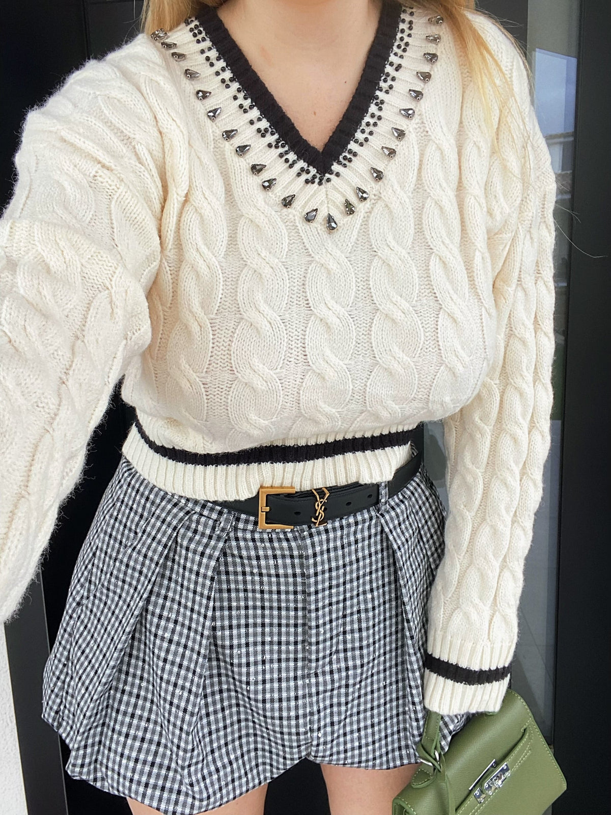 Maglione bianco e nero con strass