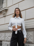 Camicia bianca a righine con cravatta