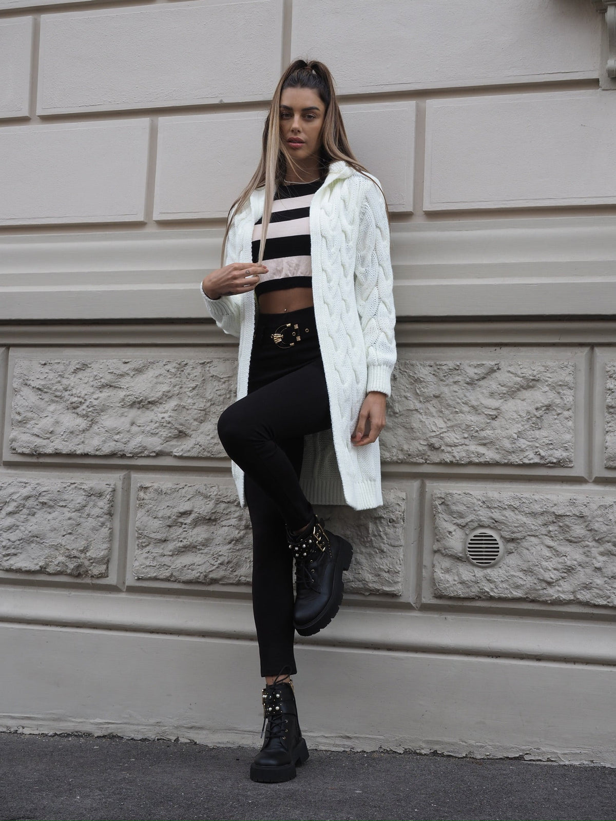 Cardigan bianco a trecce