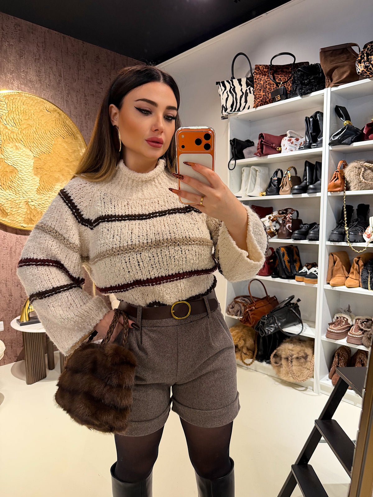 Short in panno con cintura beige