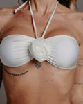 Bikini tre pezzi bianco con rose