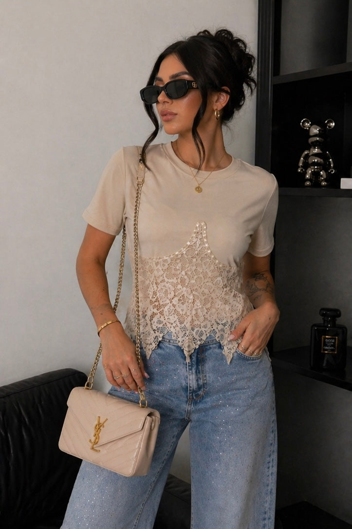 T-Shirt Corsetto con coppe in Pizzo con lacci posteriori