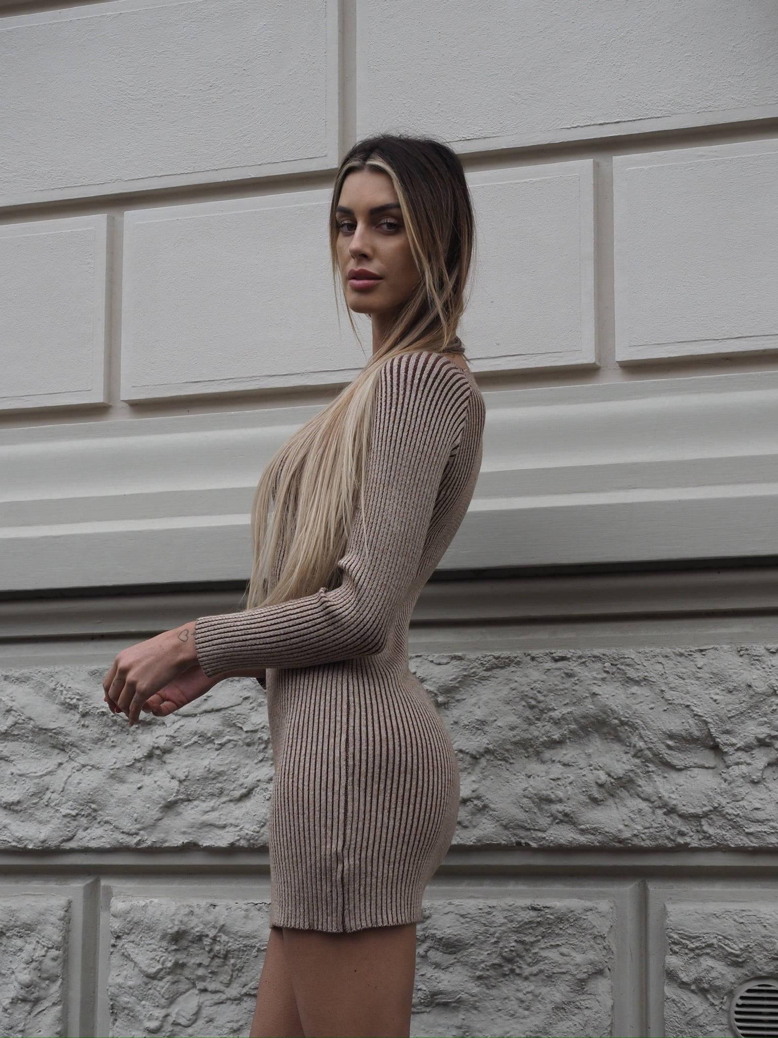 Abito in maglia nude con foro