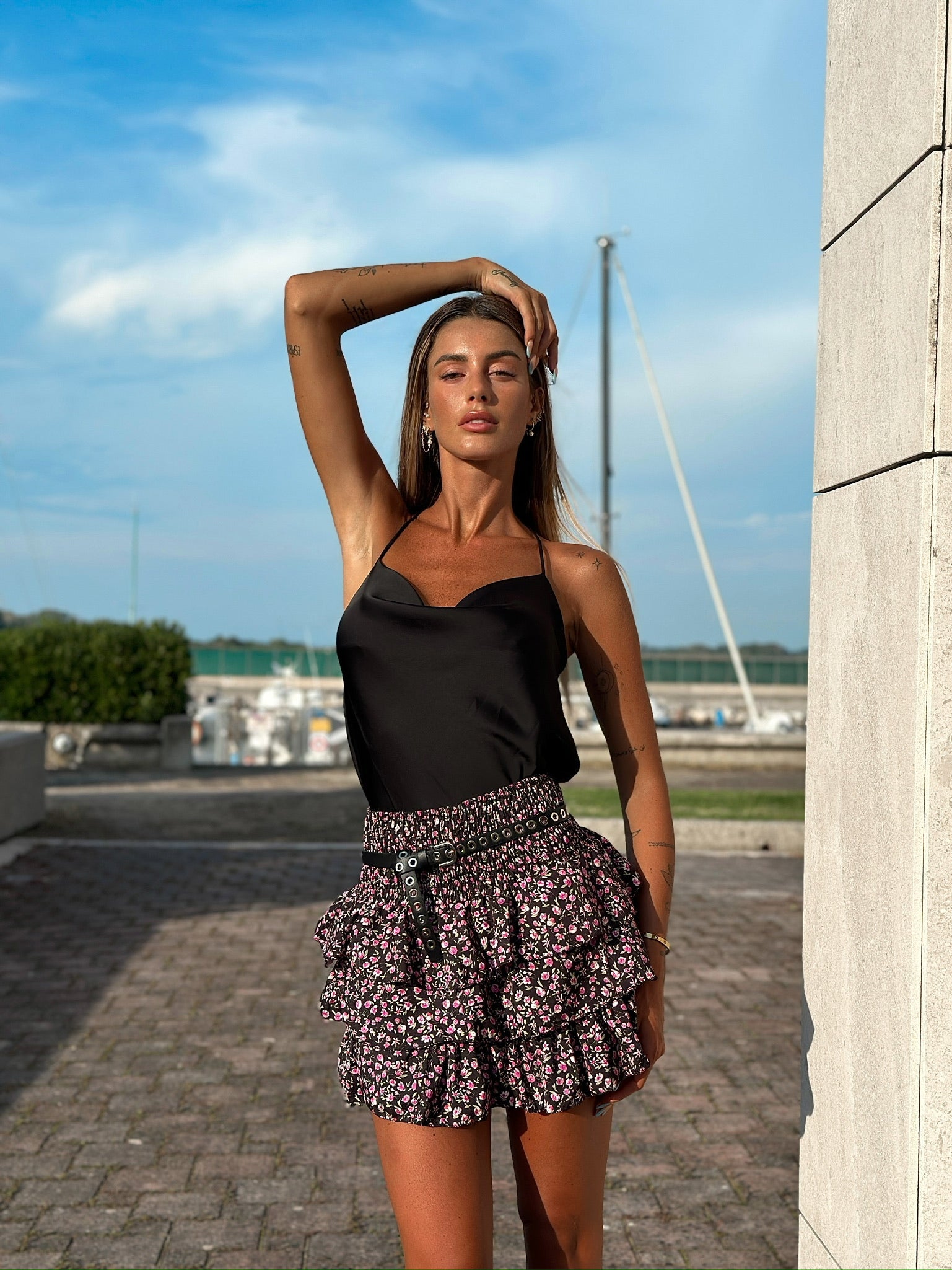 Top in raso nero
