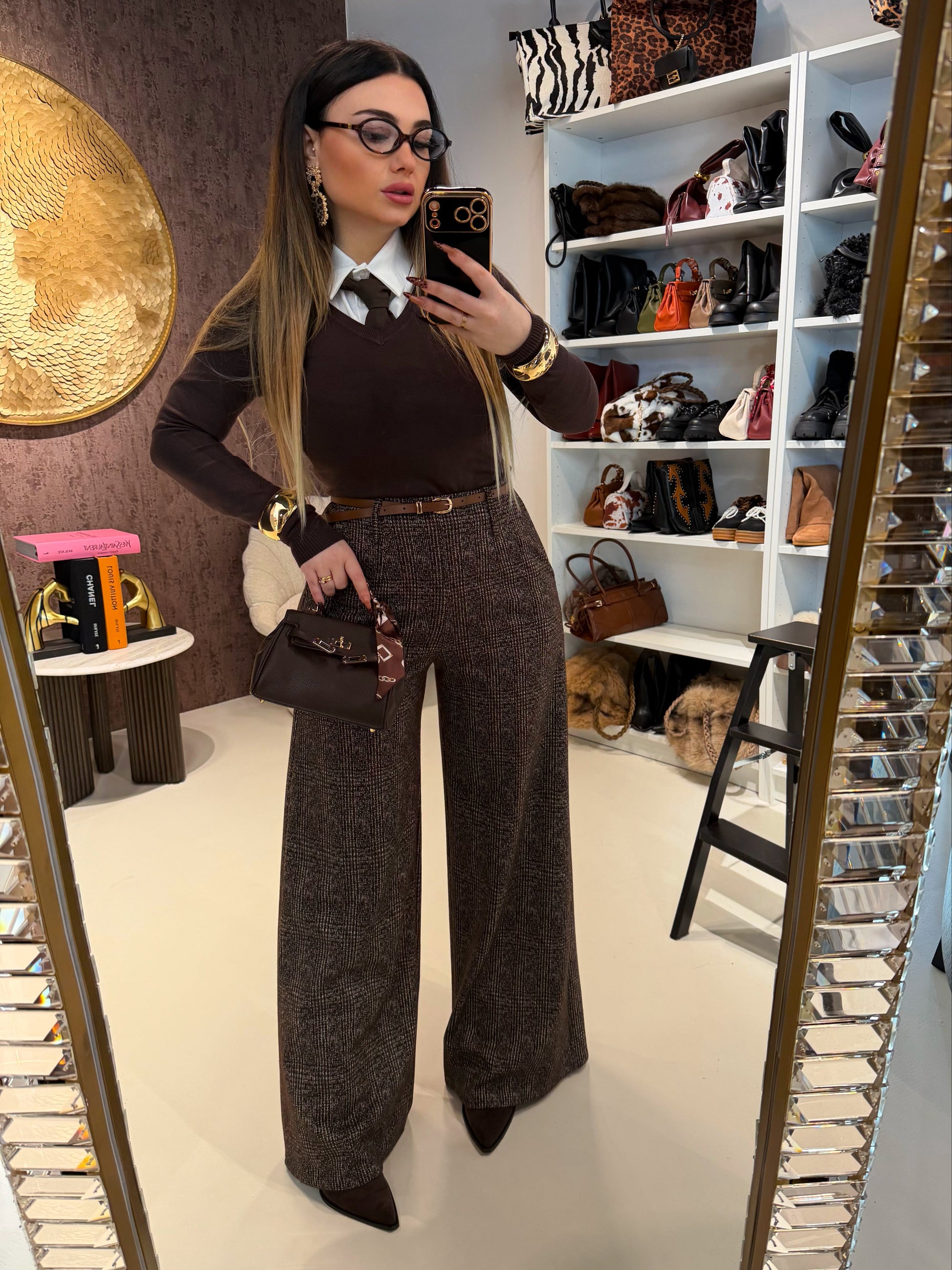 Pantalone city scuro con cinturina