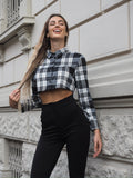 Camicia crop a quadri bianco nero grandi