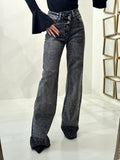 Jeans scuro con strass e risvolto