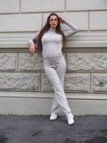 Completo basic maglia e pantalone beige