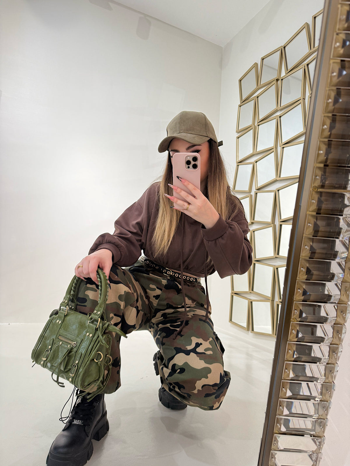 Felpa cropped con cappuccio