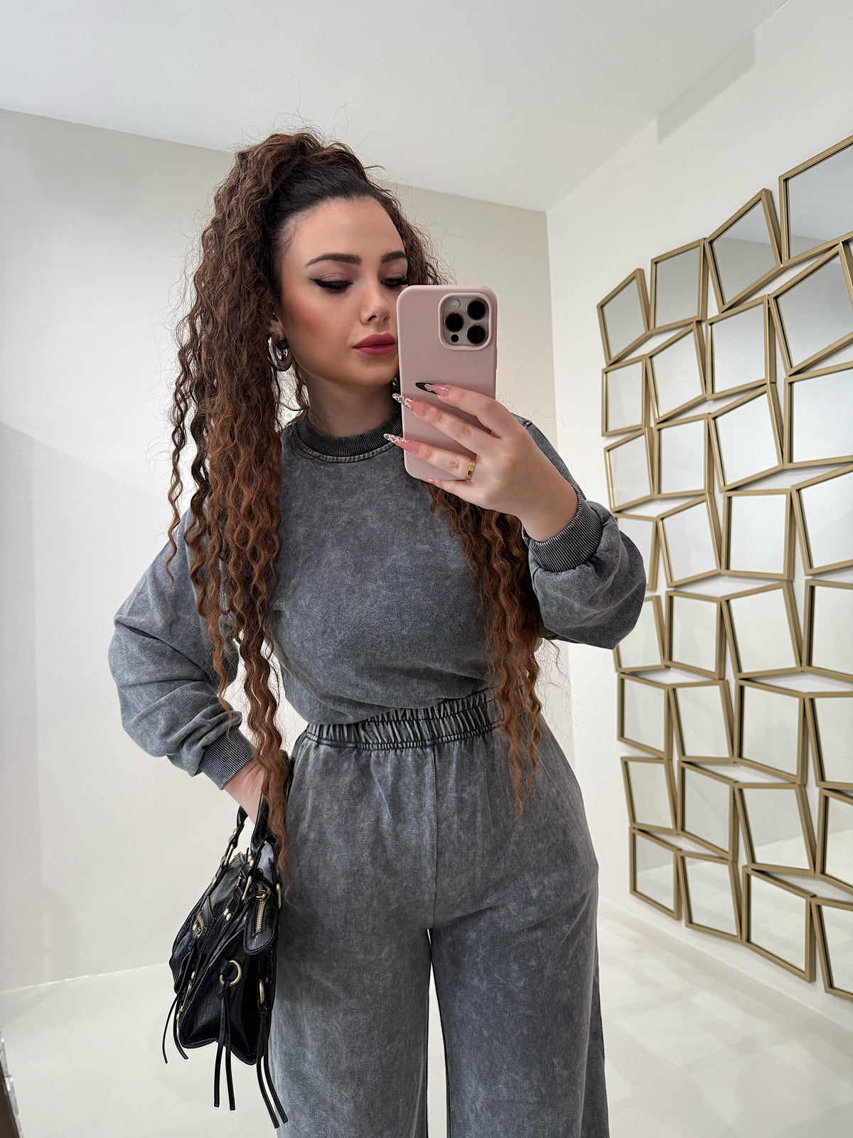 Completo felpa e pantalone effetto denim