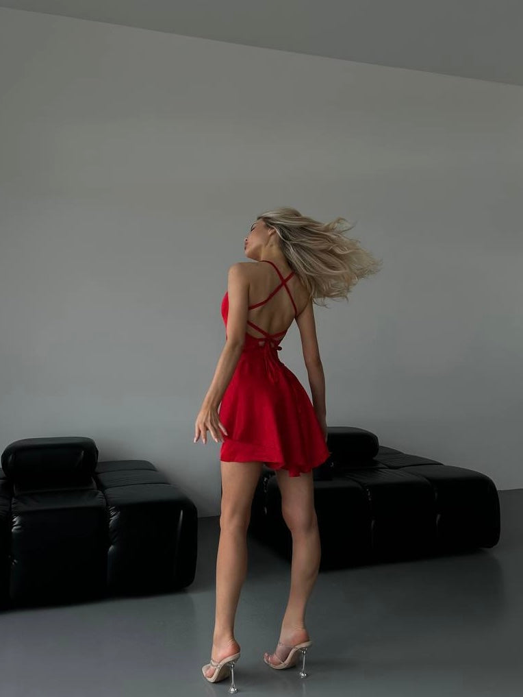 Tutina in seta rosso schiena incrociata