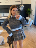 Maglione grigio più camicia celeste