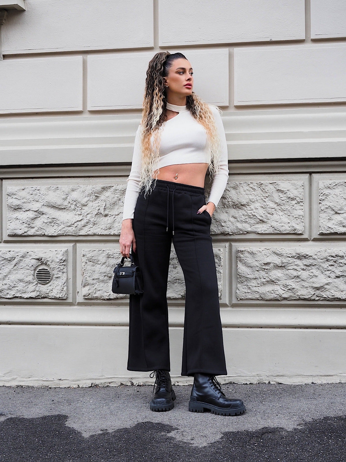 Maglioncino bianco con choker