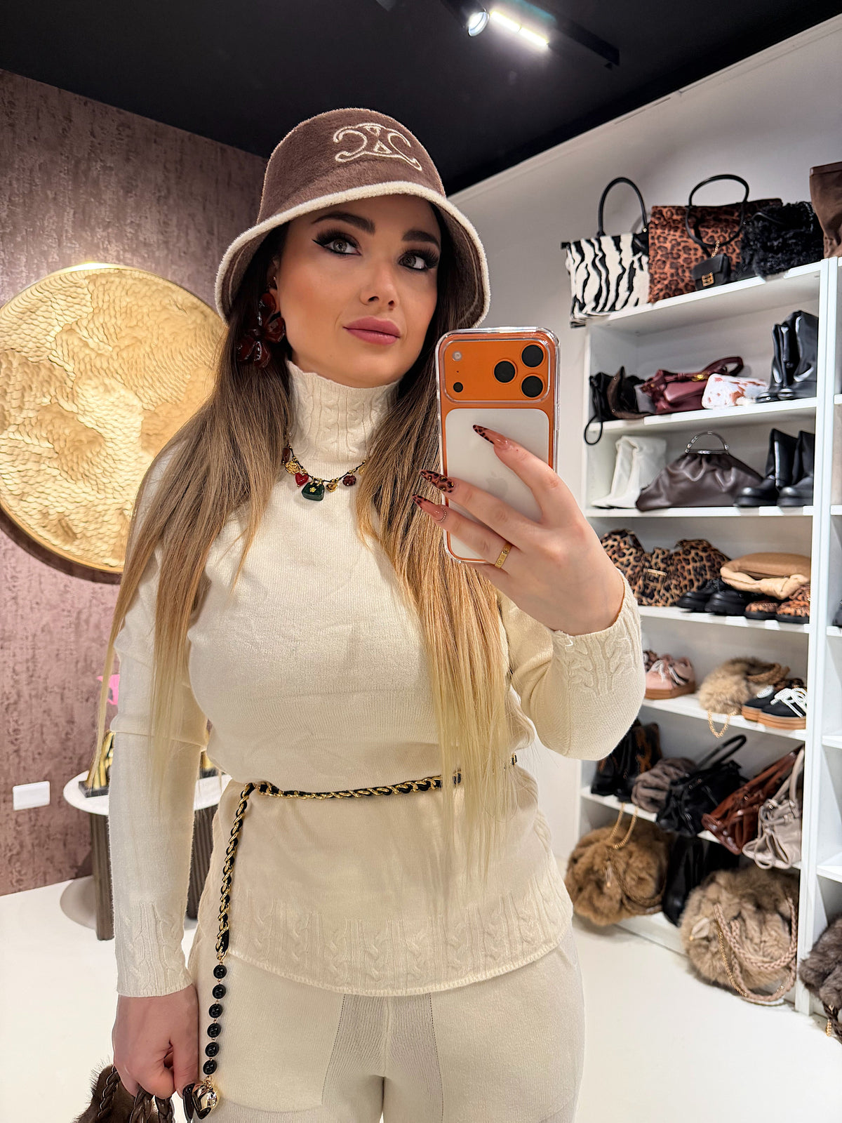Cappelli sciarpe e guanti
